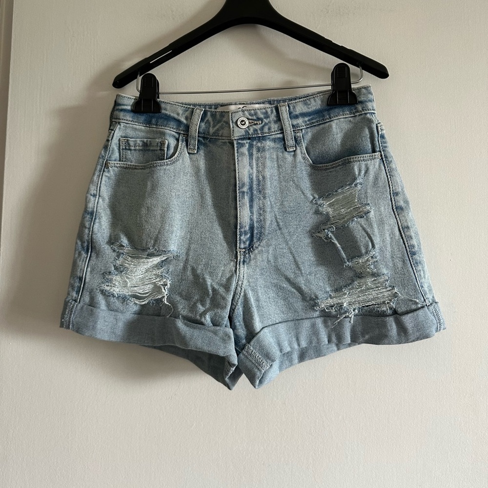 Hollister California Lightwash Distressed Curvy Ultra High Rise Mom Jean Shorts